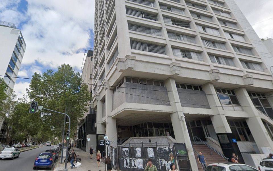 El edificio donde funcionan los tribunales laborales en La Plata