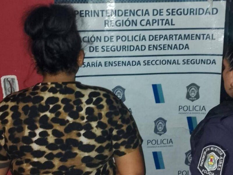 La madre acusada de grabar a su bebé con un arma