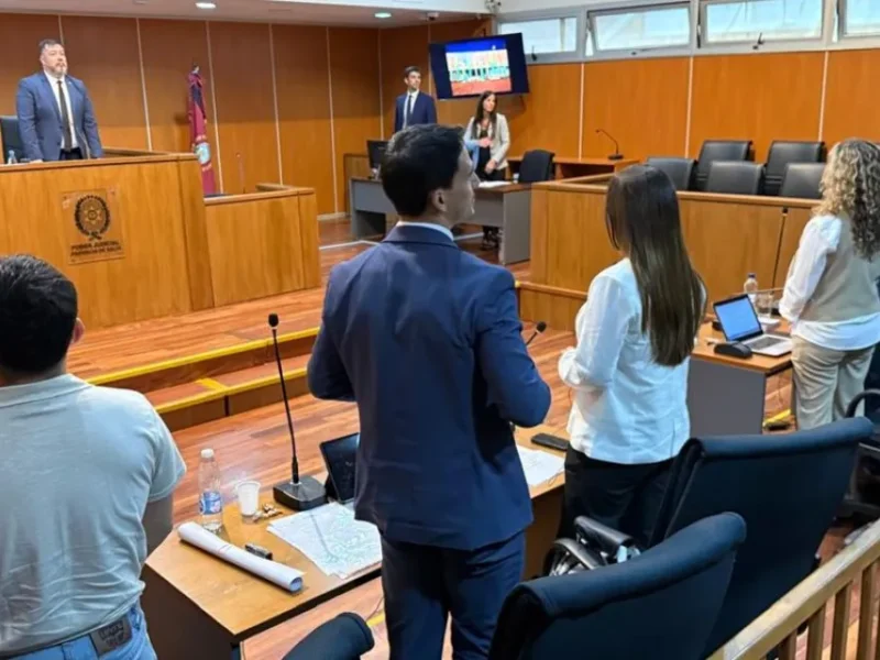 El jurado popular lo integran 12 ciudadanos, más seis suplentes