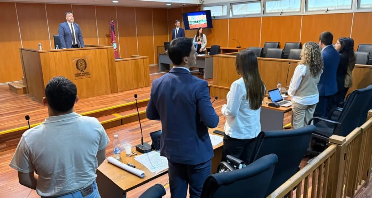 El jurado popular lo integran 12 ciudadanos, más seis suplentes