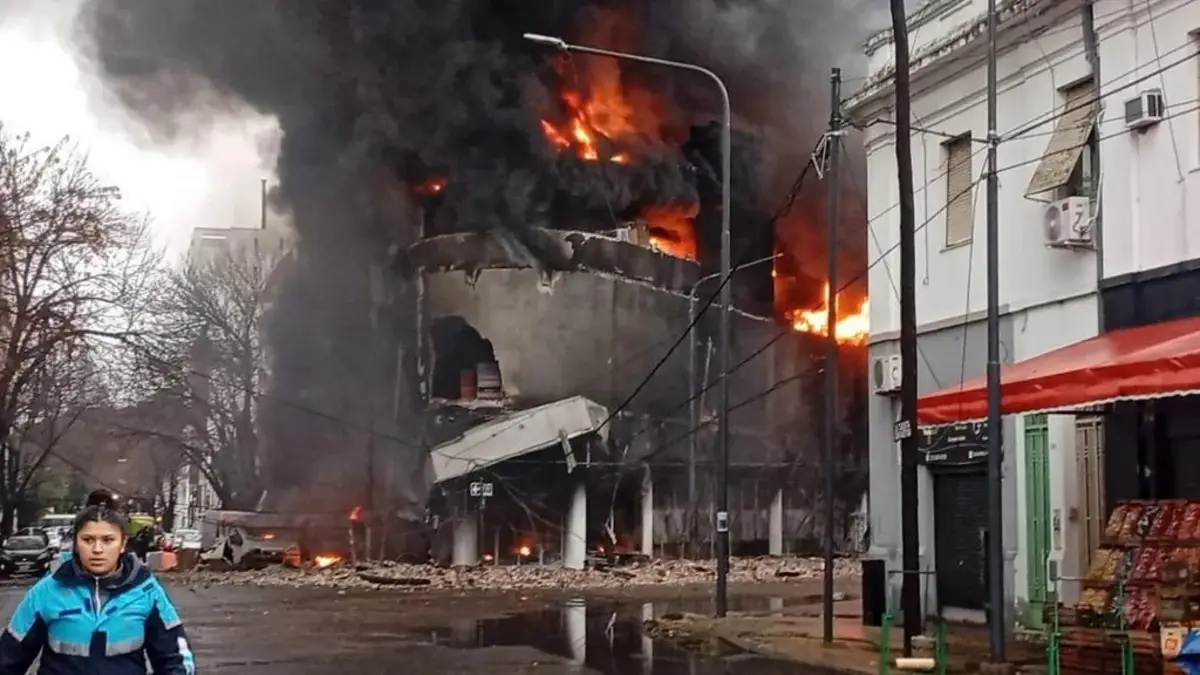EL depósito colapsó en horas