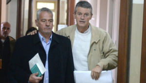 Bruera junto a su abogado defensor